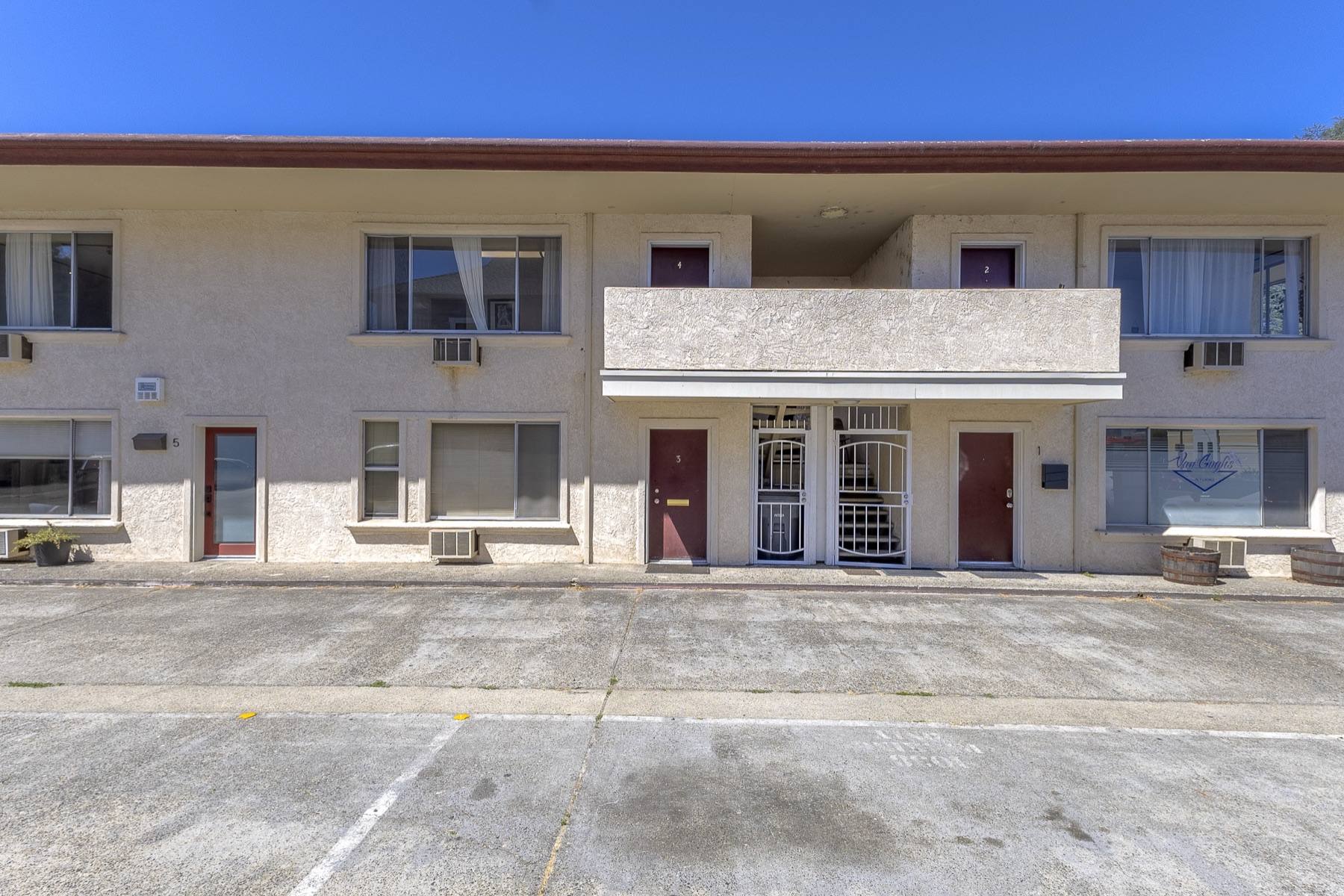 1038 4th Street photo 2